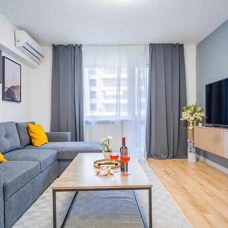 Spacious Newly Renovated 2Br Apartments With Balcony 布加勒斯特 外观 照片
