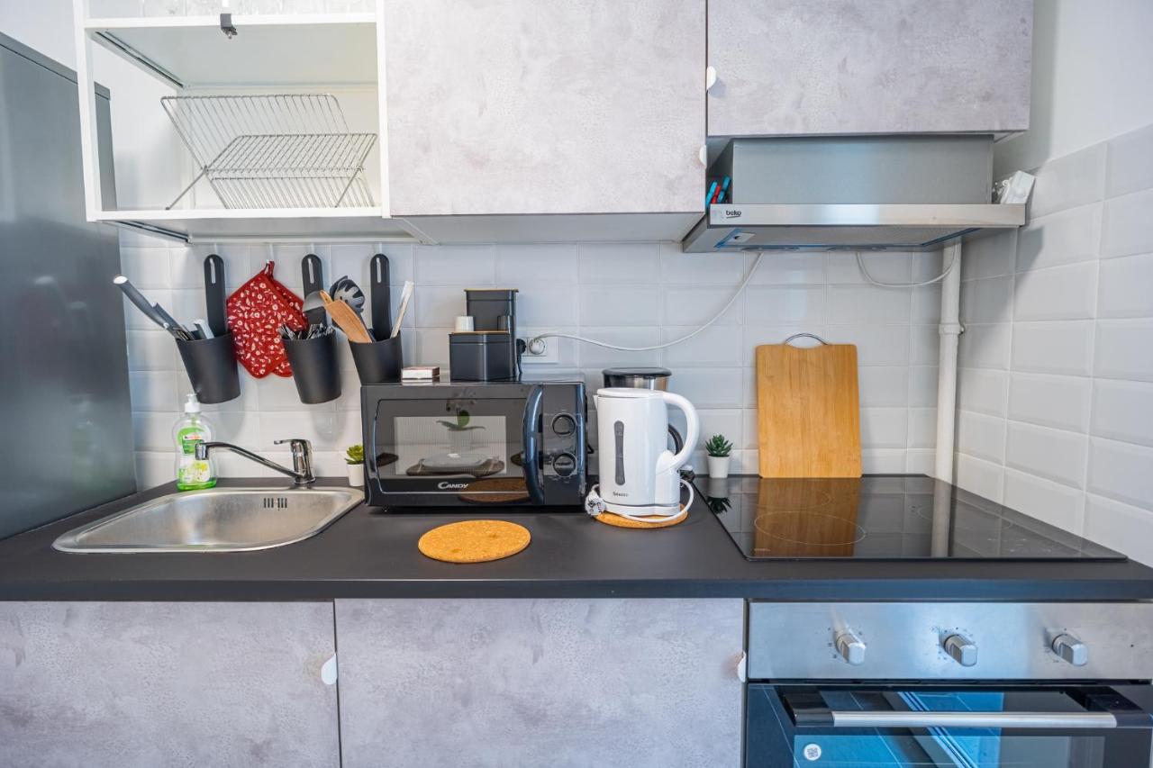 Spacious Newly Renovated 2Br Apartments With Balcony 布加勒斯特 外观 照片