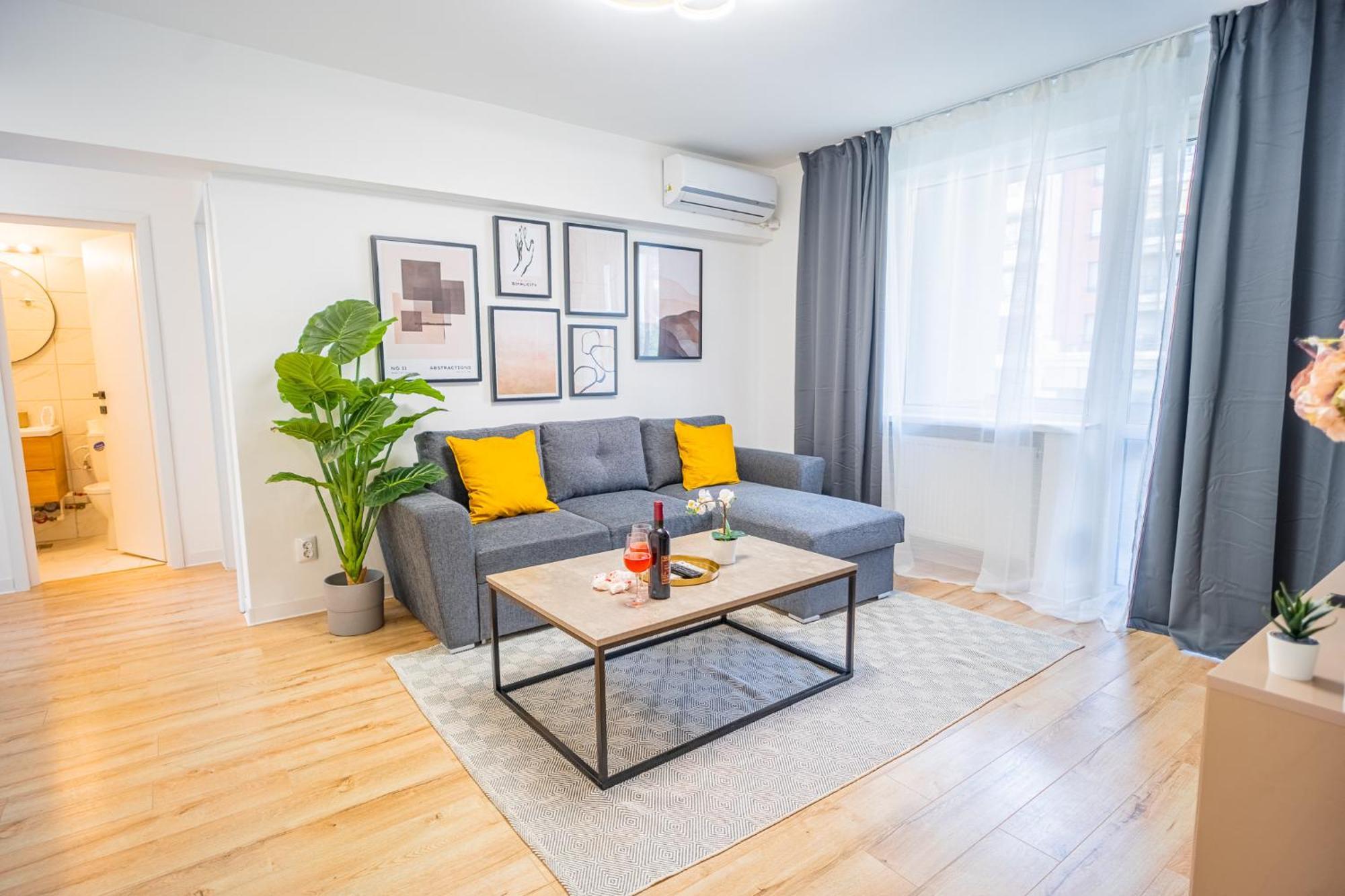 Spacious Newly Renovated 2Br Apartments With Balcony 布加勒斯特 外观 照片
