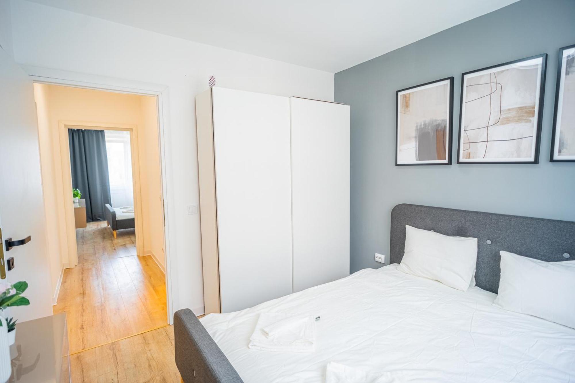 Spacious Newly Renovated 2Br Apartments With Balcony 布加勒斯特 外观 照片